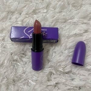 Mac cosmetics limited Edition Selena Lipstick Amor Prohibido